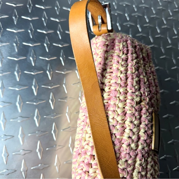 Fendi Vintage 2000 Leather Trimmed Raffia Baguette Bag in Pink - Picture 9 of 14